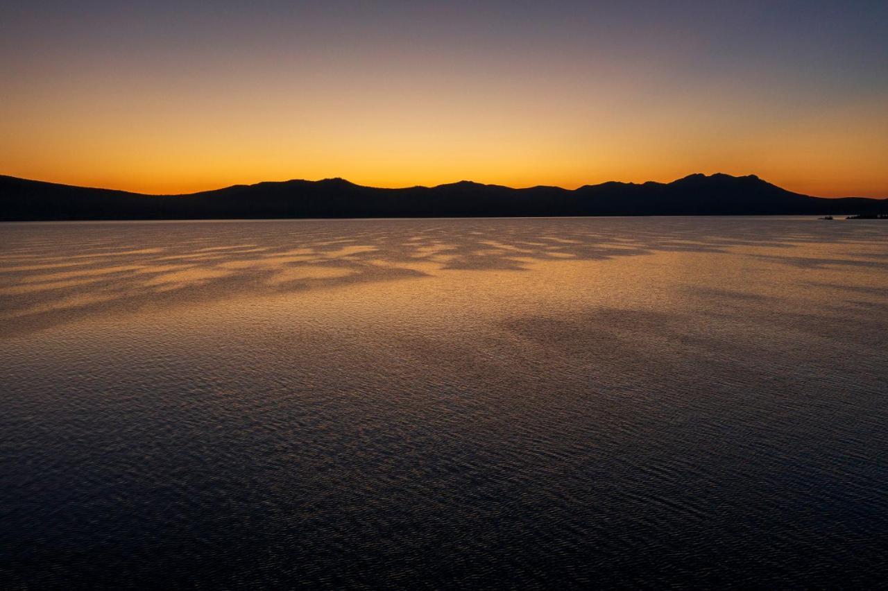 Hotel Rixos Borovoe Shchūchīnsk Exterior foto Sunset over the Racetrack Playa