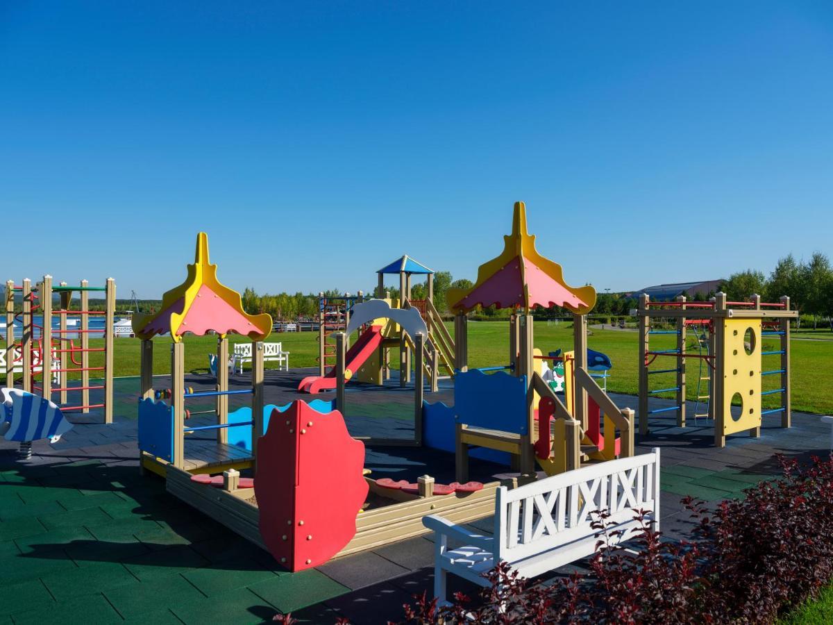 Hotel Rixos Borovoe Shchūchīnsk Exterior foto Playground in the park