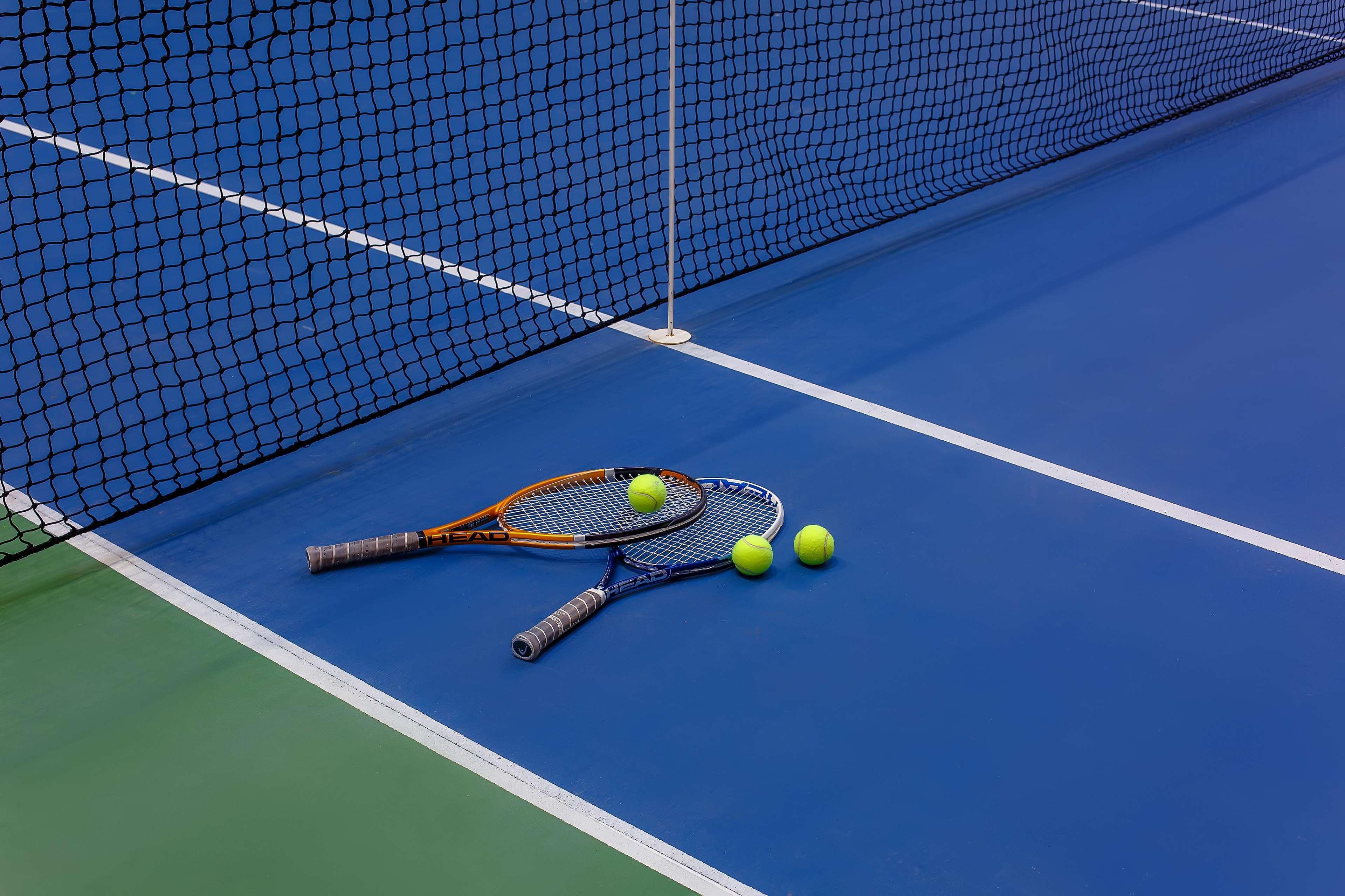 Hotel Rixos Borovoe Shchūchīnsk Exterior foto Tennis balls and racquets